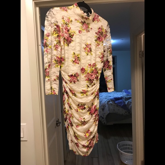 Gorgeous Rose lace - Picture 1 of 1